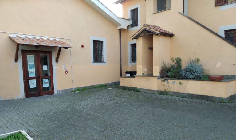 ingresso biblioteca pavona 768x456